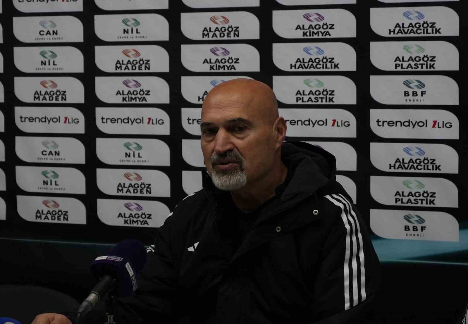 Iğdır FK - Ümraniyespor maçının ardından
Iğdır FK - Ümraniyespor maçının ardından