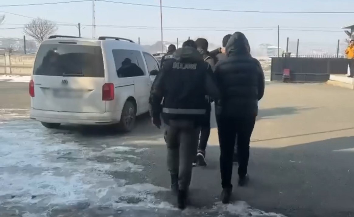 Iğdır polisi suçlulara göz açtırmıyor
