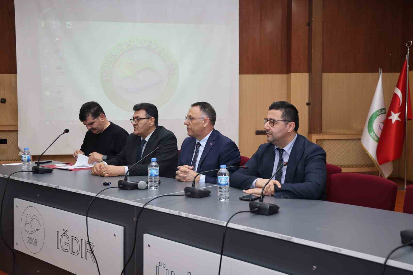 Iğdır Üniversitesi STK’larla güç birliği yaptı: 100’ü aşkın temsilci istişare toplantısında buluştu
Iğdır Üniversitesi STK’larla güç birliği yaptı: 100’ü aşkın temsilci istişare toplantısında buluştu