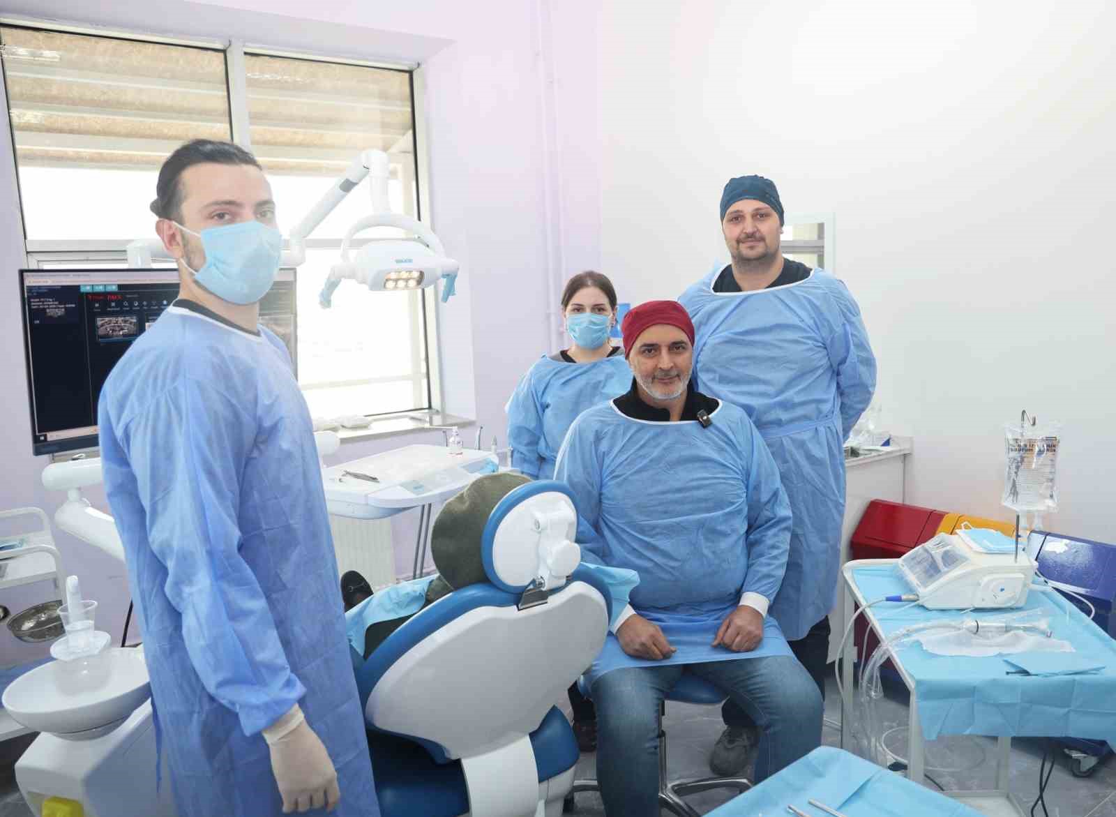 Iğdır Üniversitesi’nde bir ilk: Ağız ve Diş Sağlığı Hastanesi’nde implant tedavisi başladı
Iğdır Üniversitesi’nde bir ilk: Ağız ve Diş Sağlığı Hastanesi’nde implant tedavisi başladı