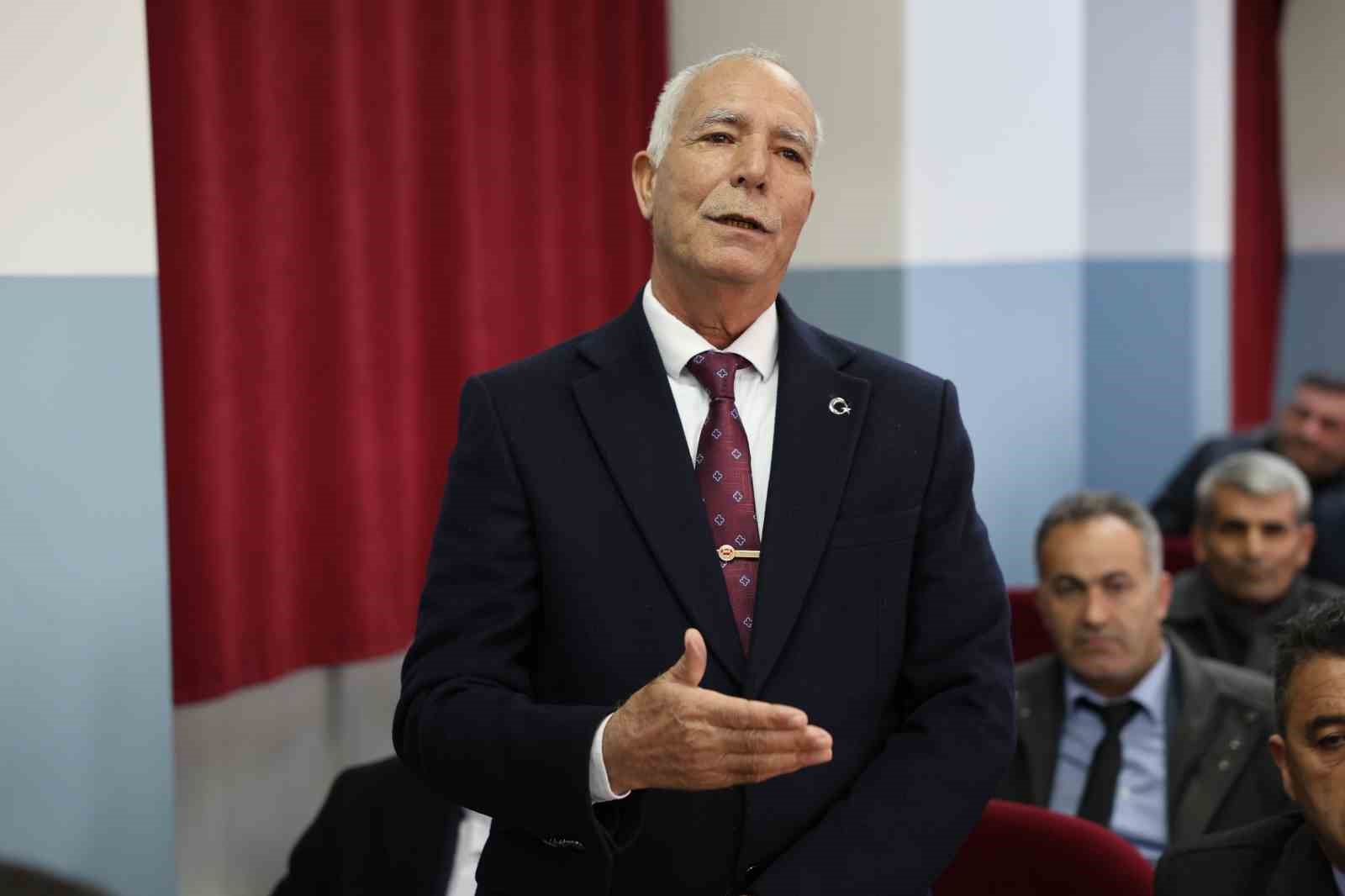 Iğdır Valisi Taşolar, Aralık ilçesinde muhtarlarla bir araya geldi
