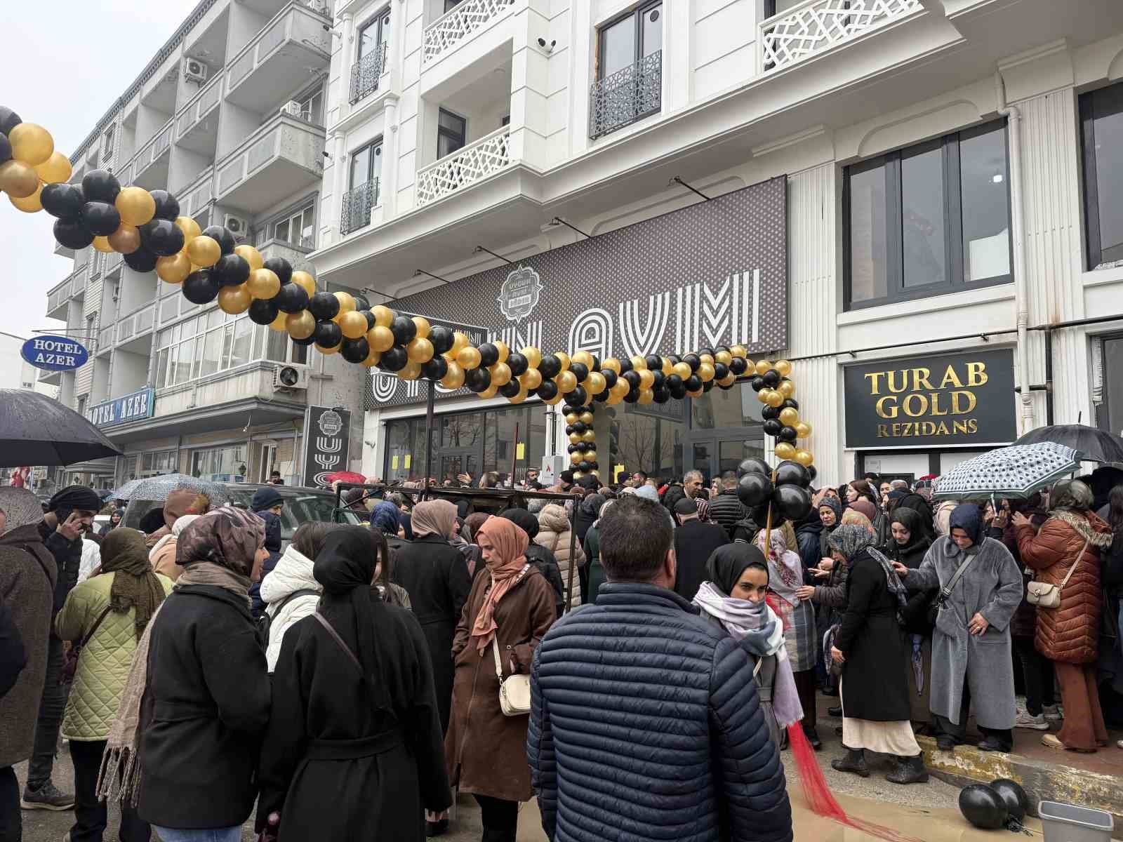 Iğdır’da AVM açılışı izdiham endişesiyle iptal edildi
