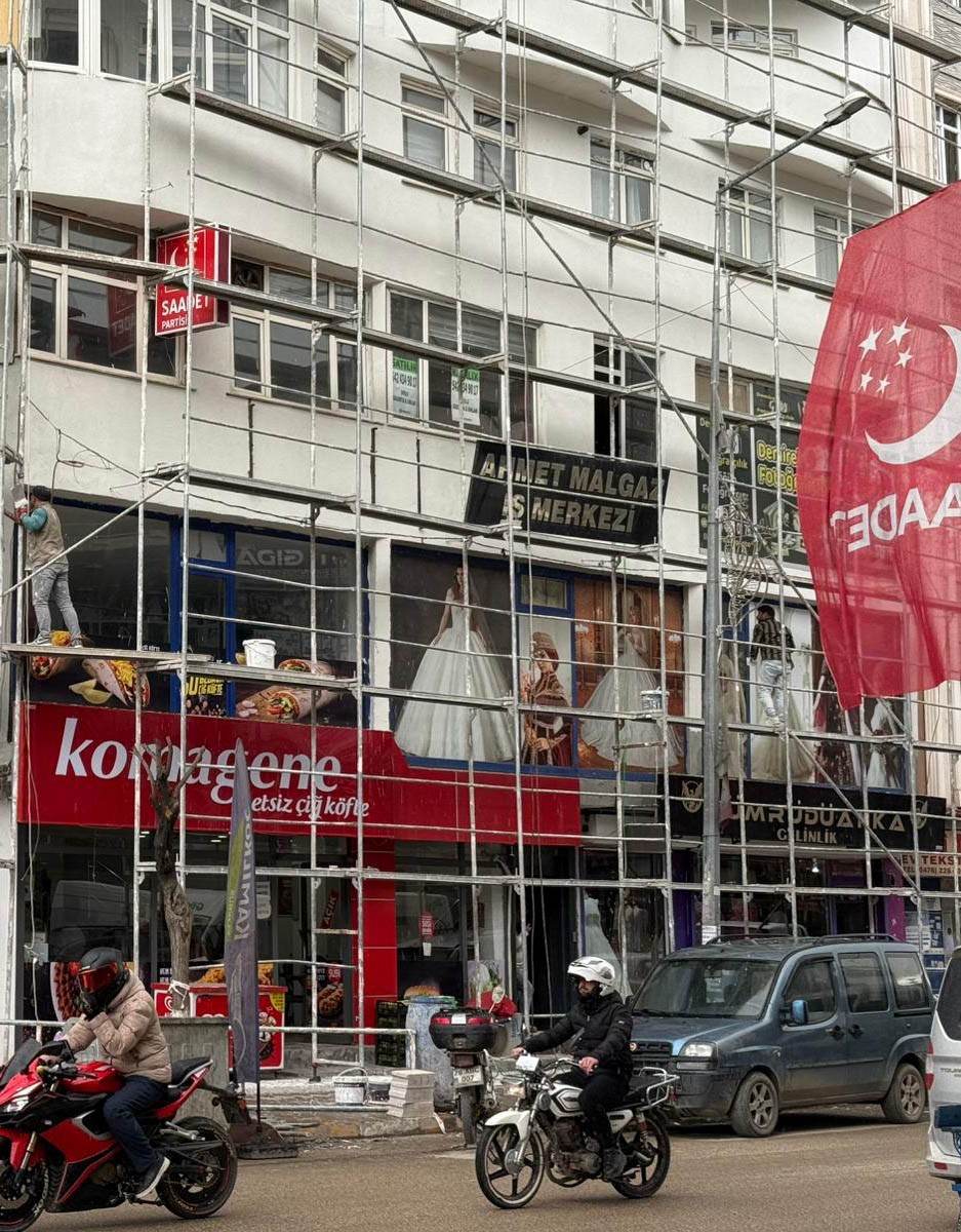 Iğdır’da binadaki dış cephe çalışmasında güvenlik ihmali
