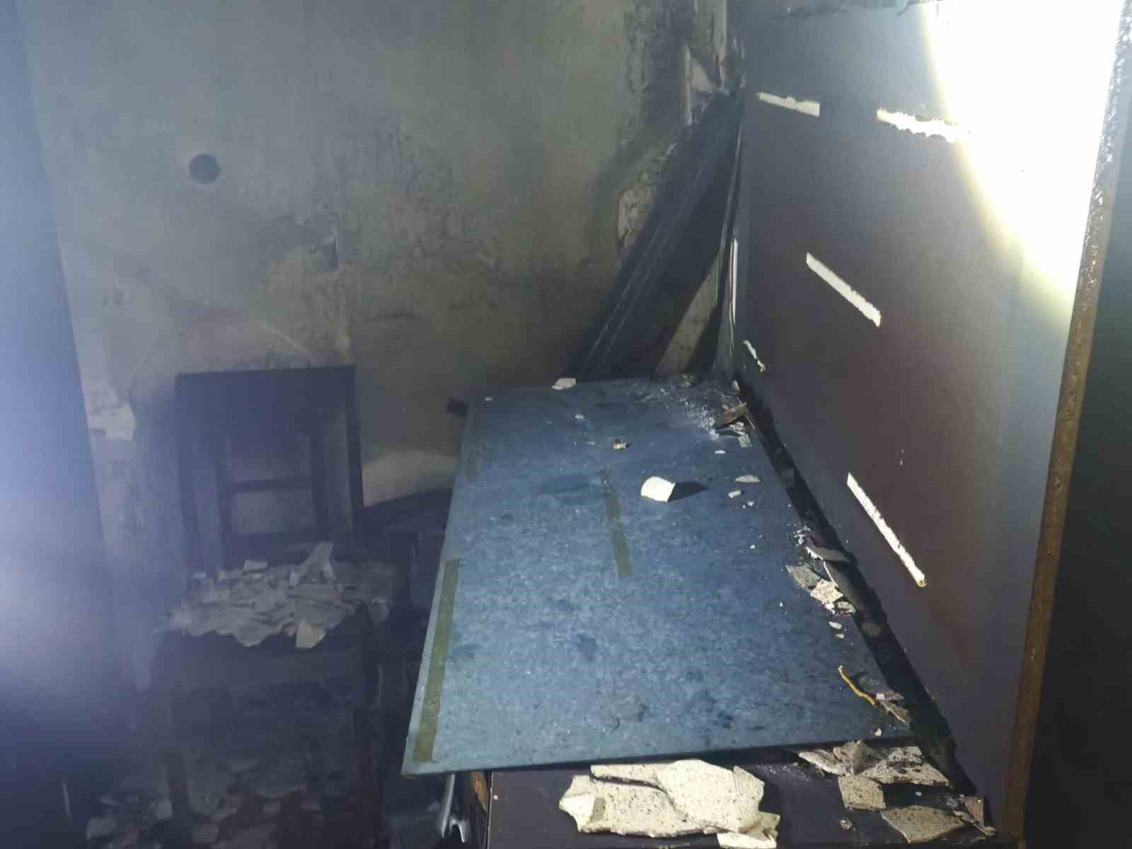 Iğdır’da günlük kiralık dairede yangın
