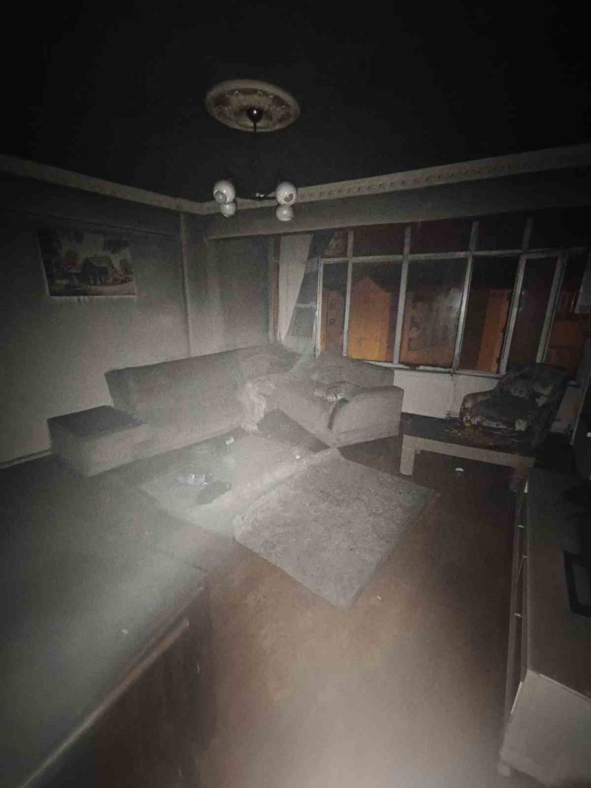 Iğdır’da günlük kiralık dairede yangın
