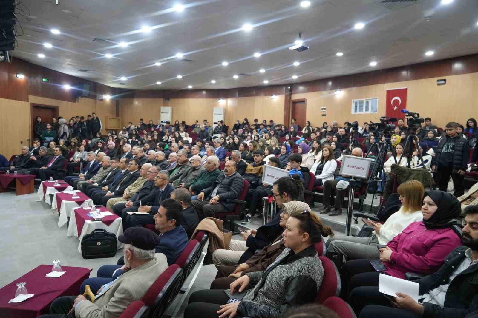 Iğdır’da Hocalı Katliamı’nda hayatını kaybedenler anıldı

