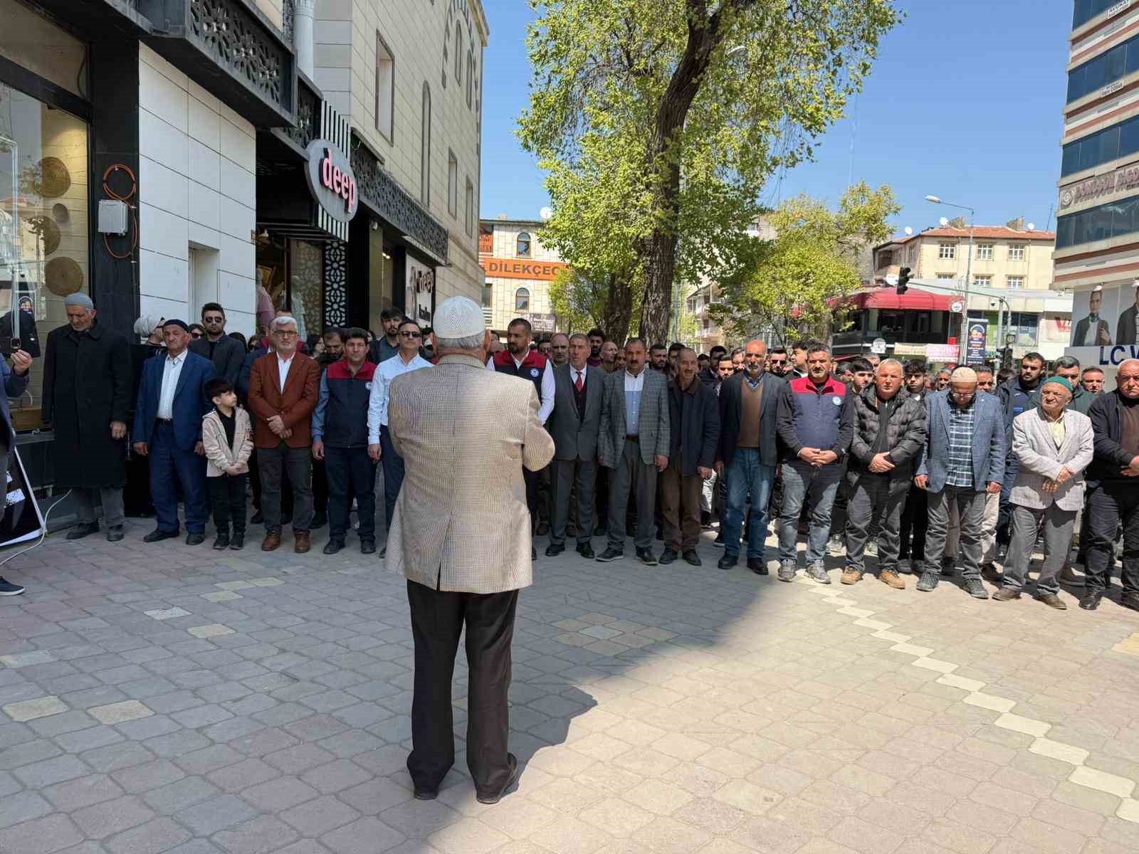 Iğdır’da Kahramanmaraş ve Şanlıurfa’daki saldırılar için gıyabi cenaze namazı
