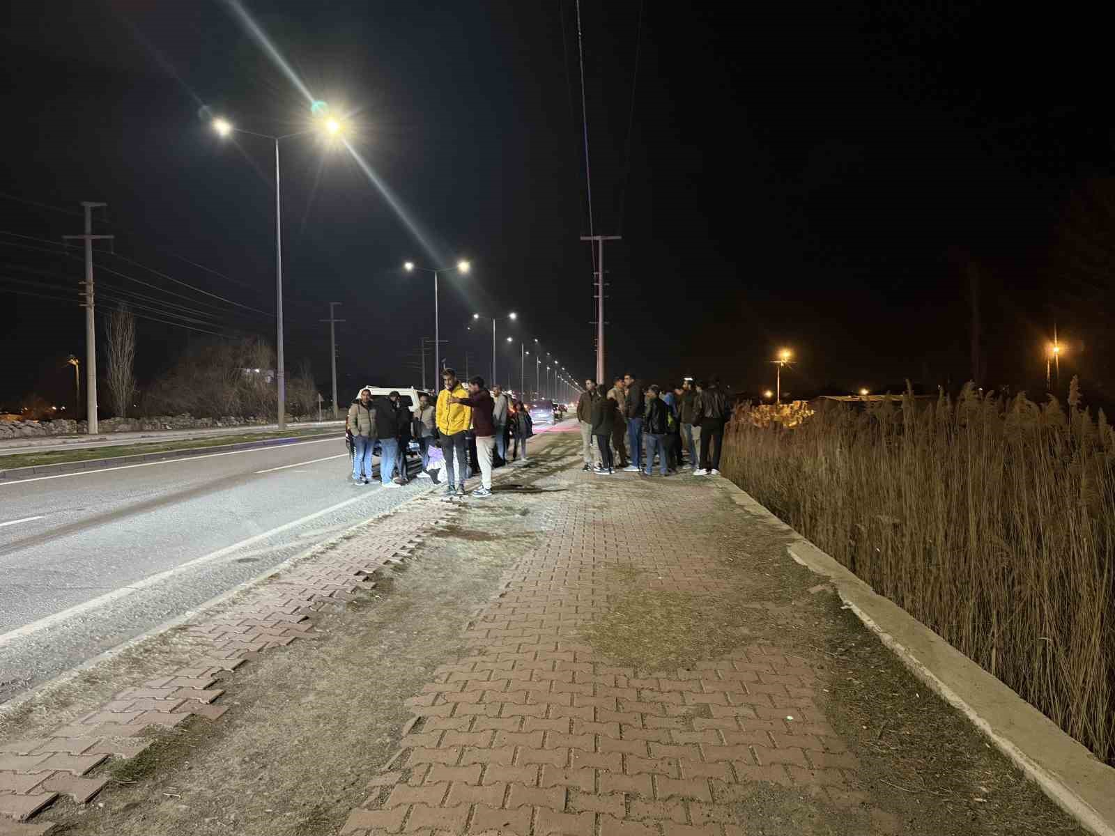 Iğdır’da otomobil sulama kanalına uçtu: Sürücü, kızı ve torunu son anda kurtuldu
