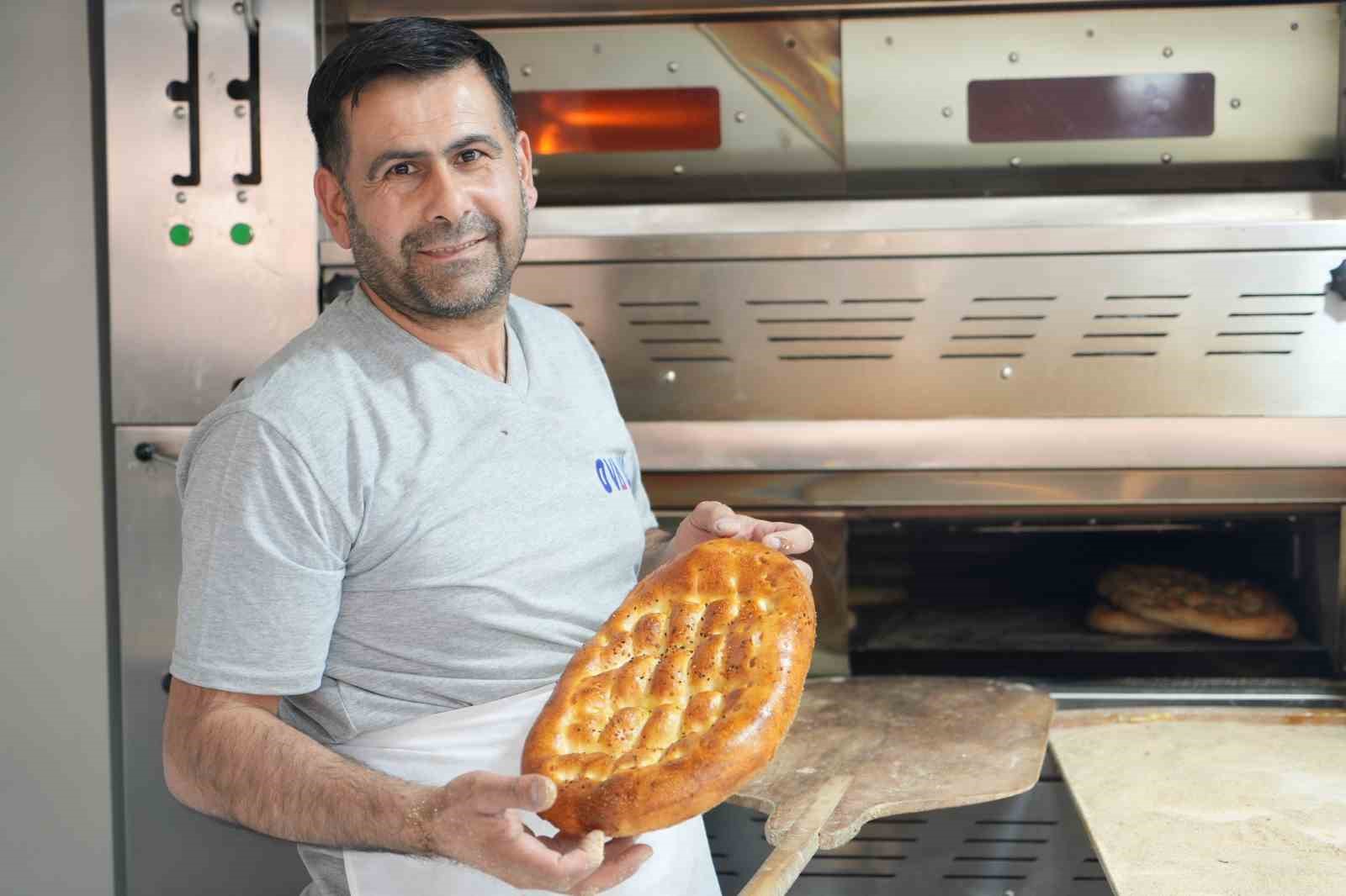 Iğdır’da ramazan pidesi kuyruğu
