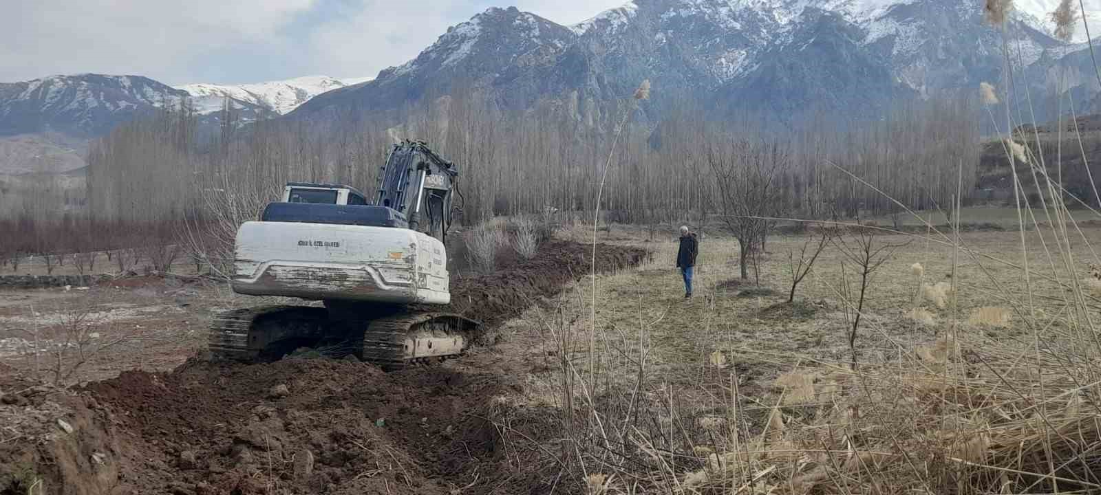 Iğdır’da sulama kanalları sezon öncesi hazırlandı
