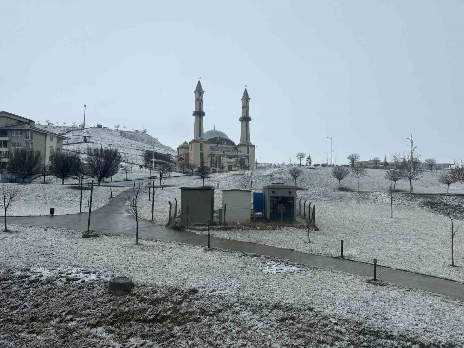 Iğdır’da yüksek kesimler karla yeniden beyaza büründü

