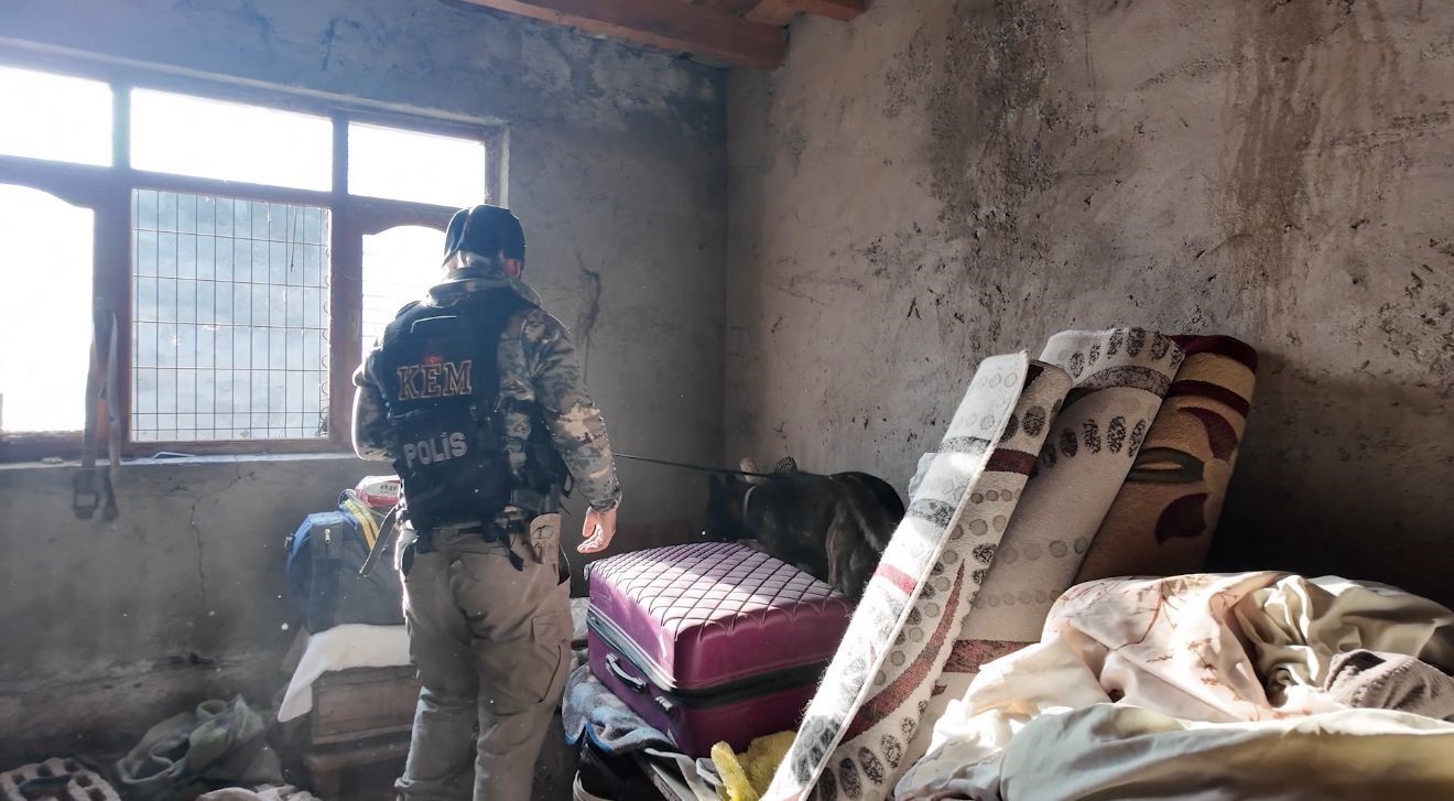 Iğdır’da zehir tacirlerine darbe: 12 adrese operasyon, 9 tutuklama
