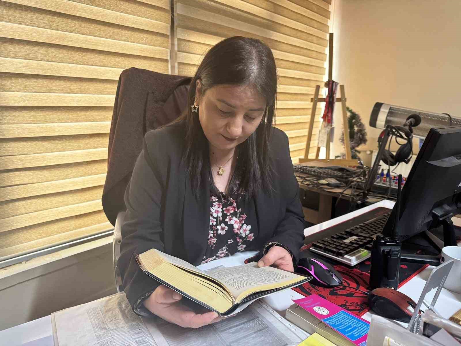 İHA muhabiri hem işini yaptı hem de en çok kitap okuyarak ödüllendirildi
