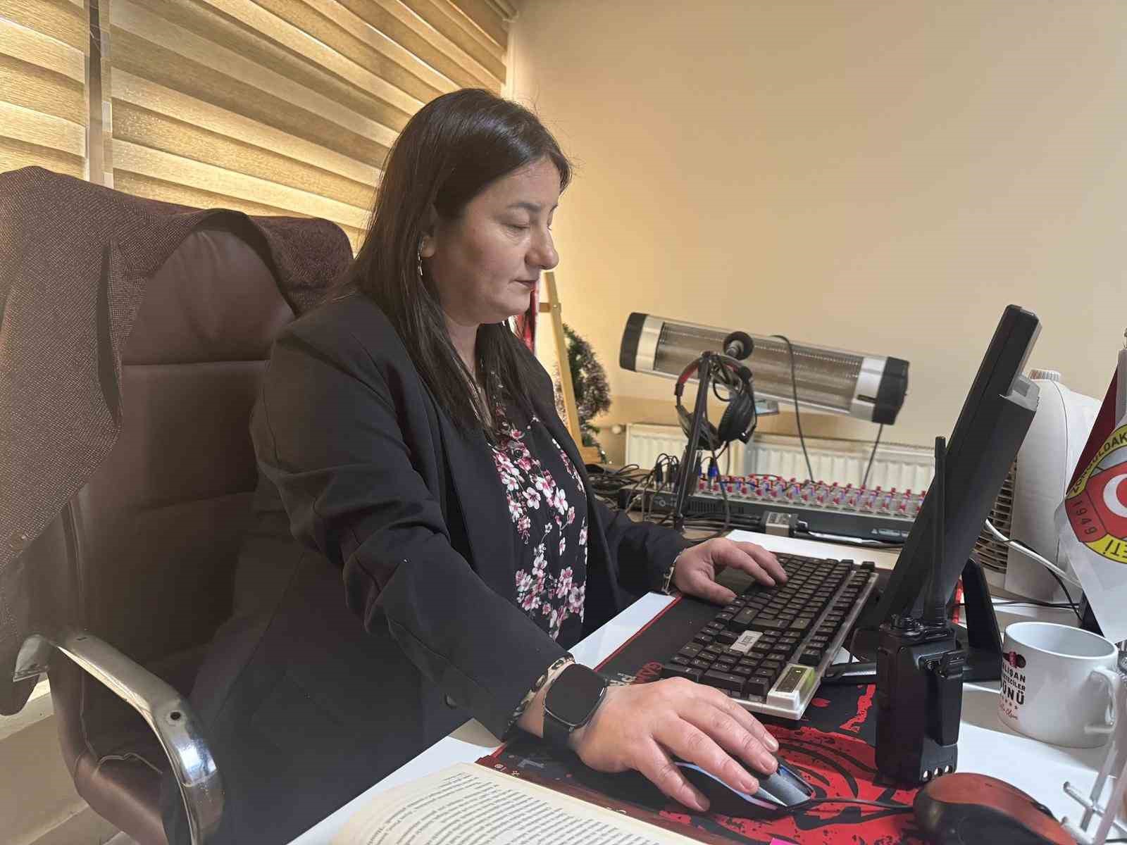 İHA muhabiri hem işini yaptı hem de en çok kitap okuyarak ödüllendirildi
