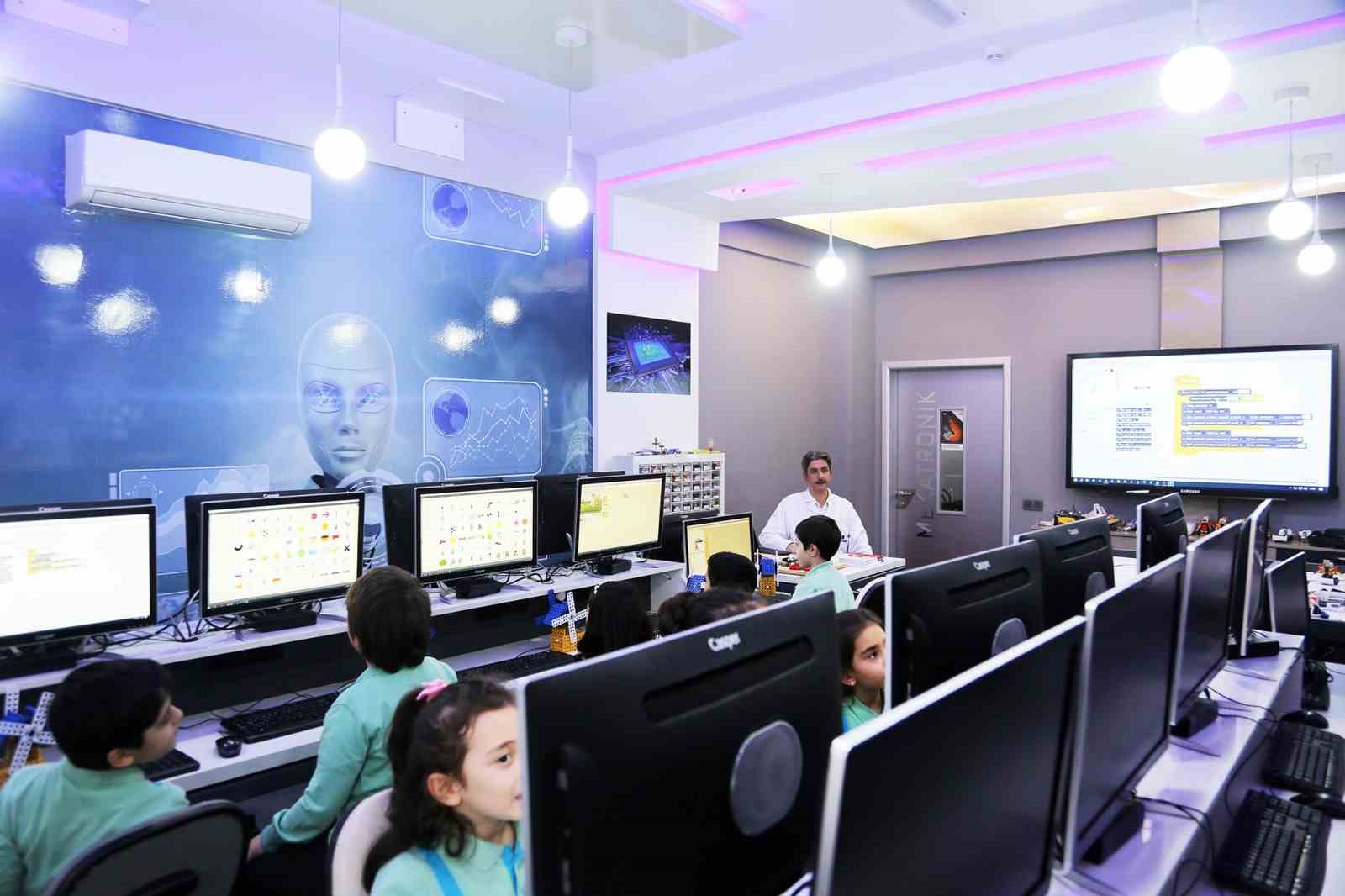 İhlas Koleji, "Yapay Zekâ Ofisi" ile eğitimin geleceğini tasarlıyor
