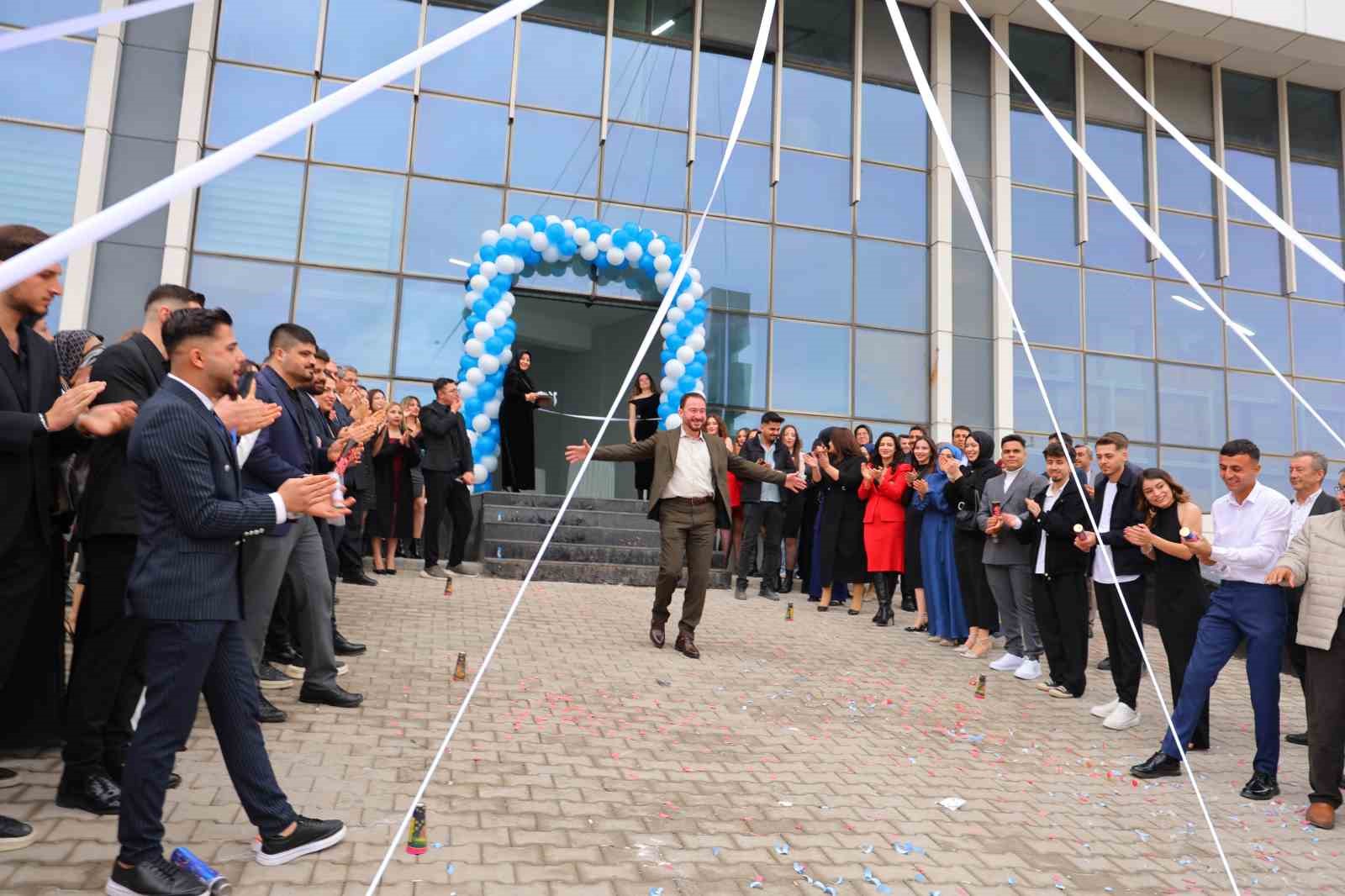 İhlas Pazarlama Kahramanmaraş’ta yeni hizmet binasını açtı, başarılı çalışanlara plaket verildi
