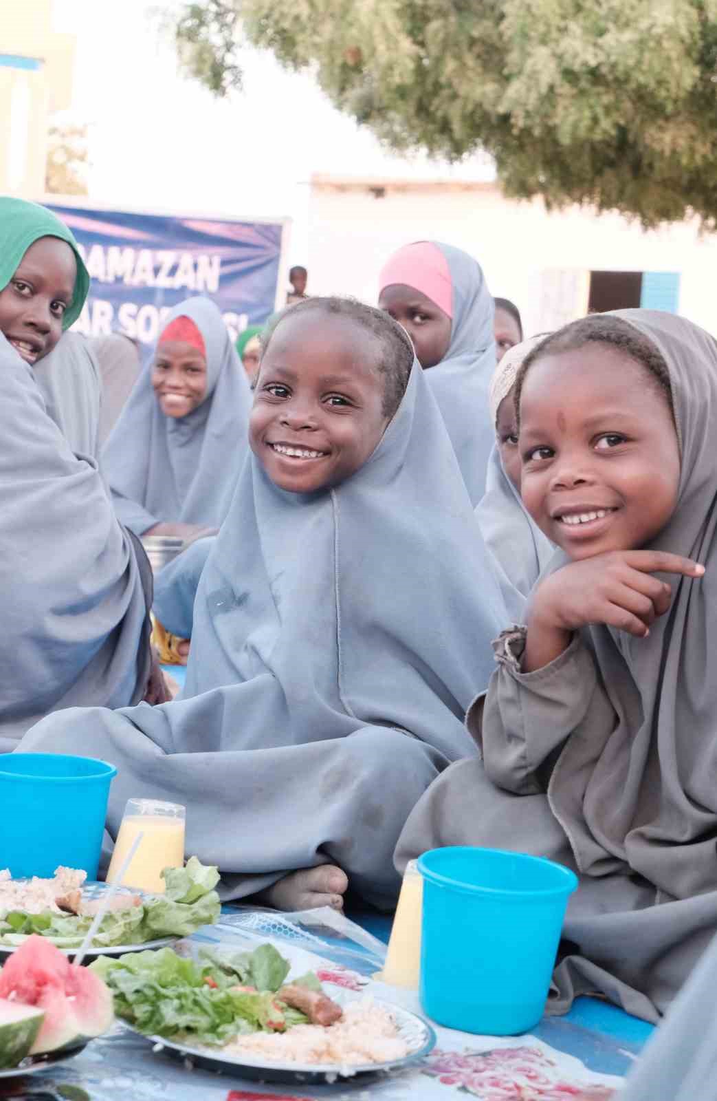 İhlas Vakfı Ramazan ayında yurt içi ve yurt dışı yardım faaliyetlerini sürdürüyor
İhlas Vakfı Ramazan ayında yurt içi ve yurt dışı yardım faaliyetlerini sürdürüyor