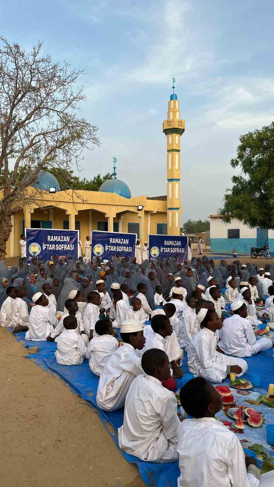 İhlas Vakfı Ramazan ayında yurt içi ve yurt dışı yardım faaliyetlerini sürdürüyor
İhlas Vakfı Ramazan ayında yurt içi ve yurt dışı yardım faaliyetlerini sürdürüyor