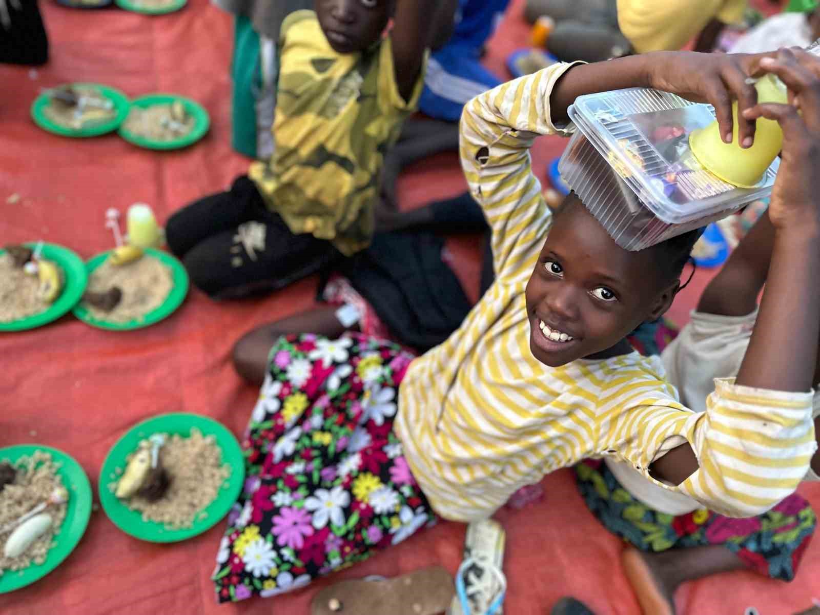 İhlas Vakfı Ramazan ayında yurt içi ve yurt dışı yardım faaliyetlerini sürdürüyor
İhlas Vakfı Ramazan ayında yurt içi ve yurt dışı yardım faaliyetlerini sürdürüyor