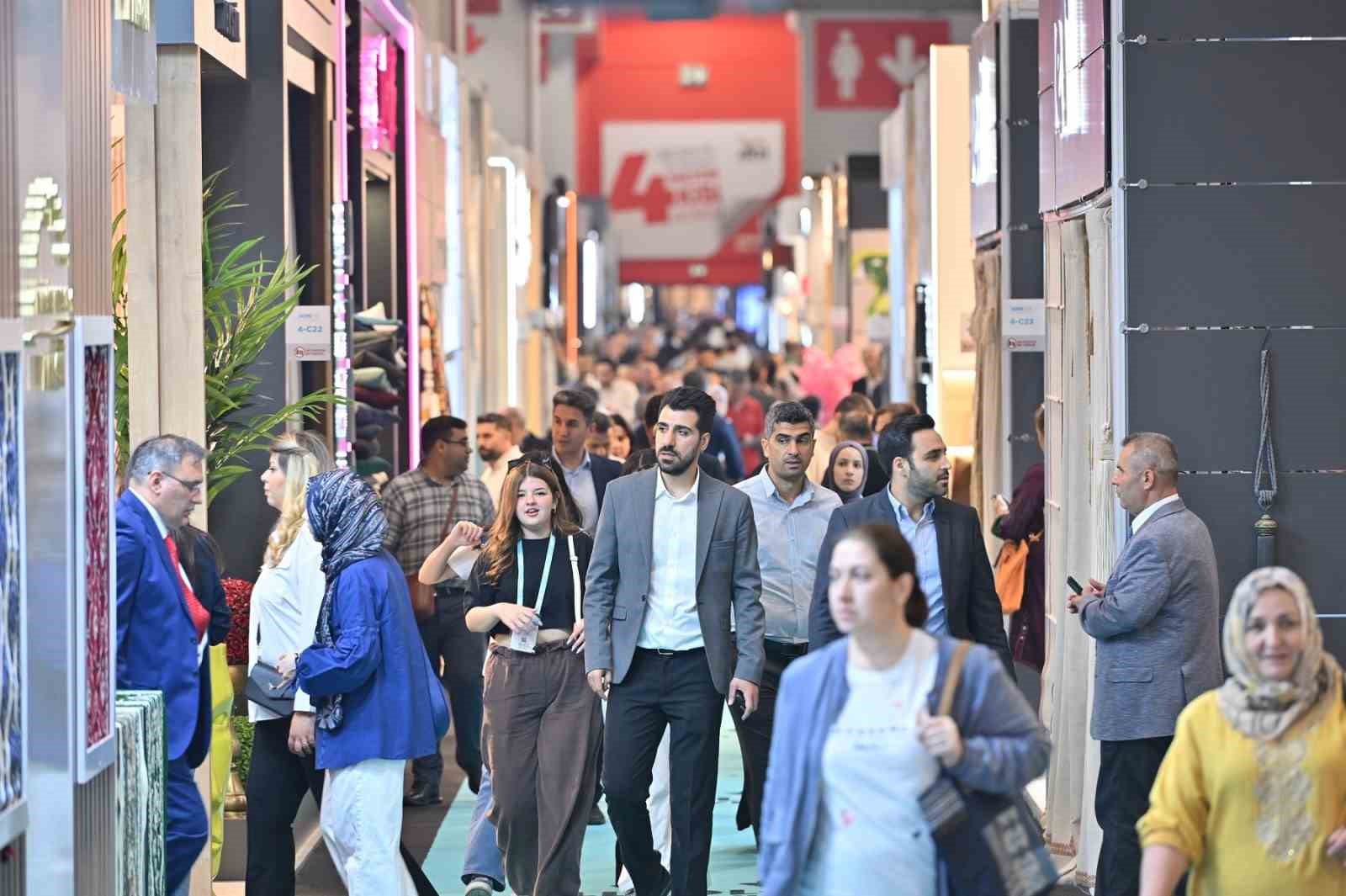 İhracat odaklı kalkınma hedeflerine KFA Fuarcılık imzası
İhracat odaklı kalkınma hedeflerine KFA Fuarcılık imzası