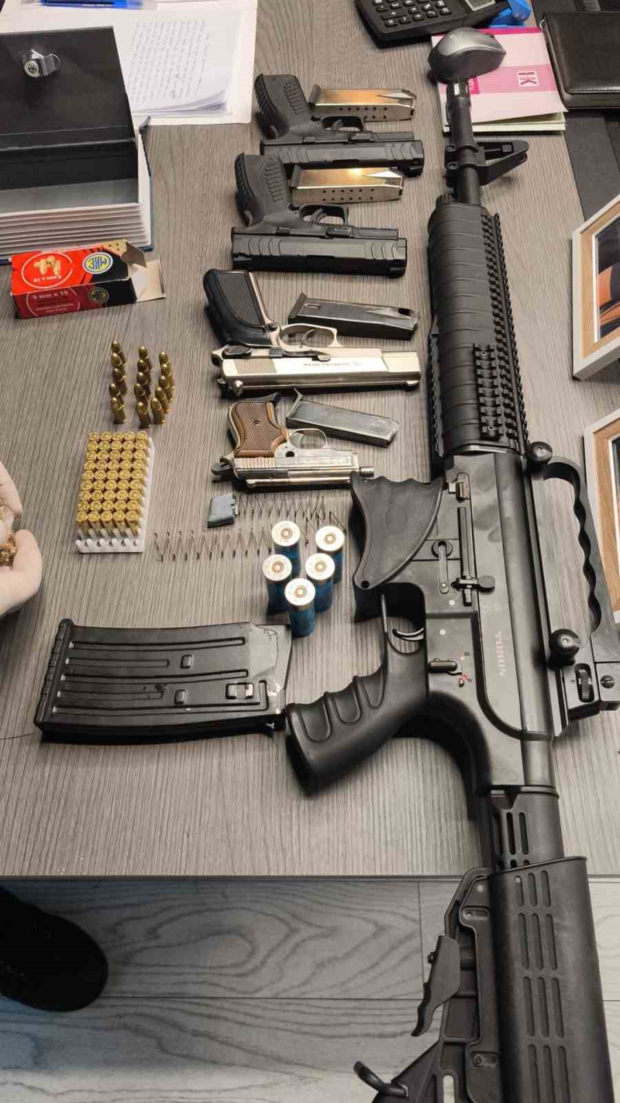 İkametlerini silah imalathanesine çeviren şebekeye operasyon: 1 tutuklama
