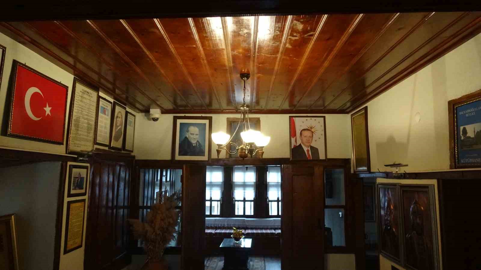 İki asırlık Emiroğlu Konağı tarihe ışık tutuyor
