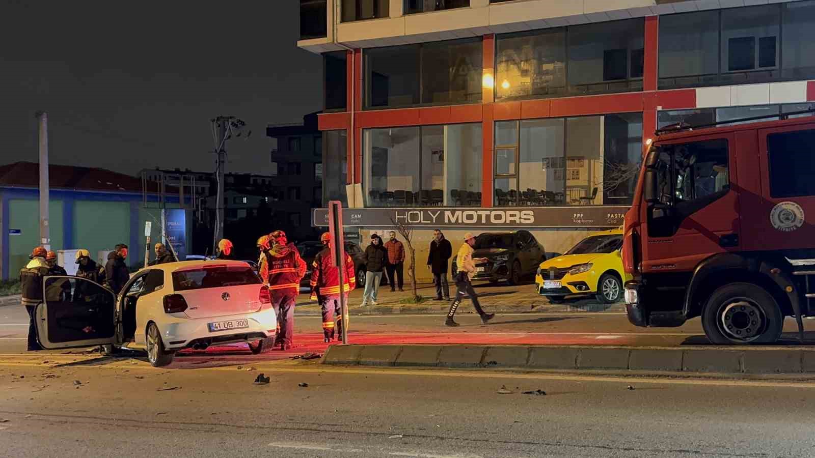 İki otomobilin çarpıştığı kaza maddi hasarla atlatıldı
