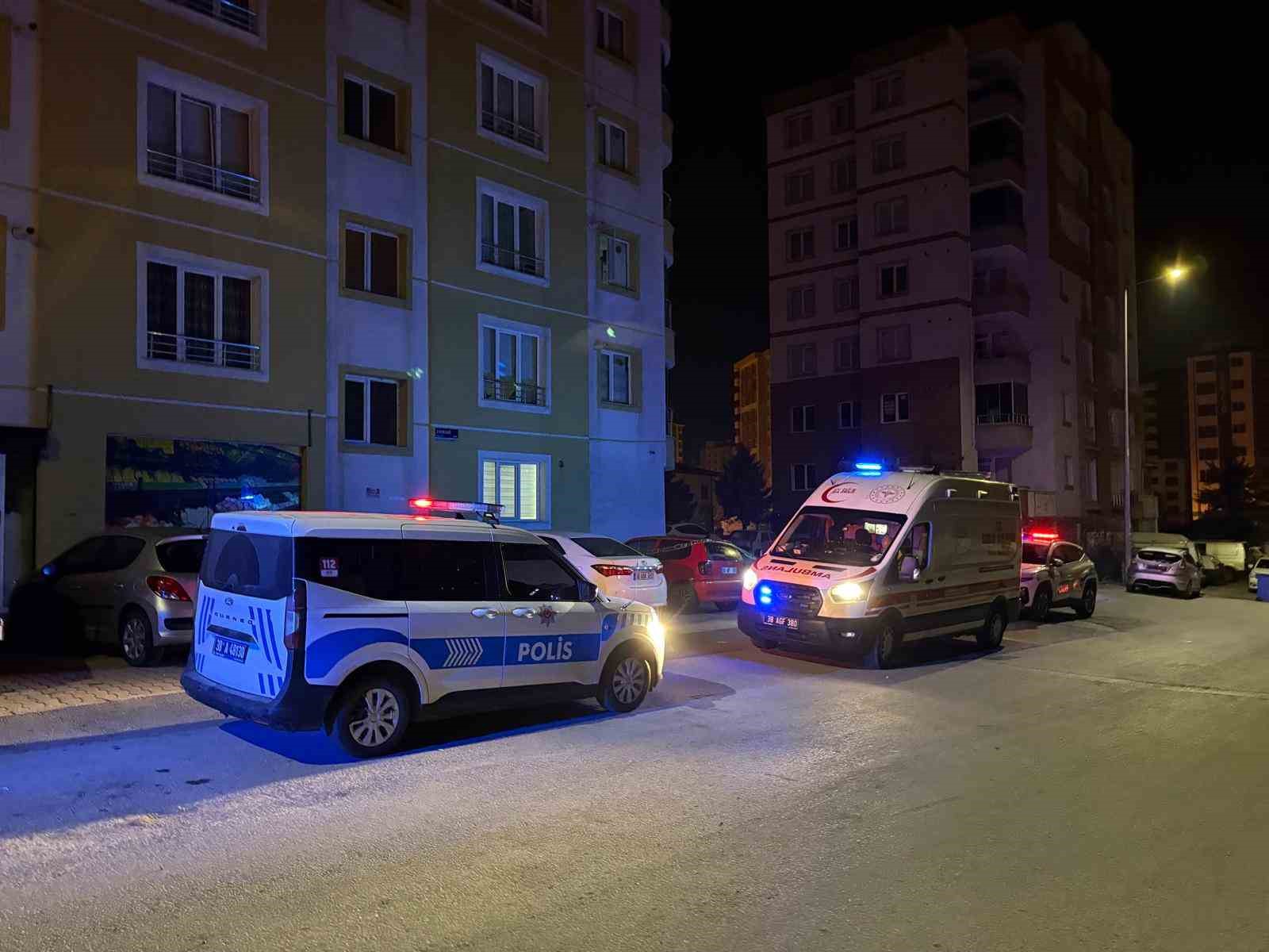 İkinci kattan düşen yaşlı kadın hayatını kaybetti
