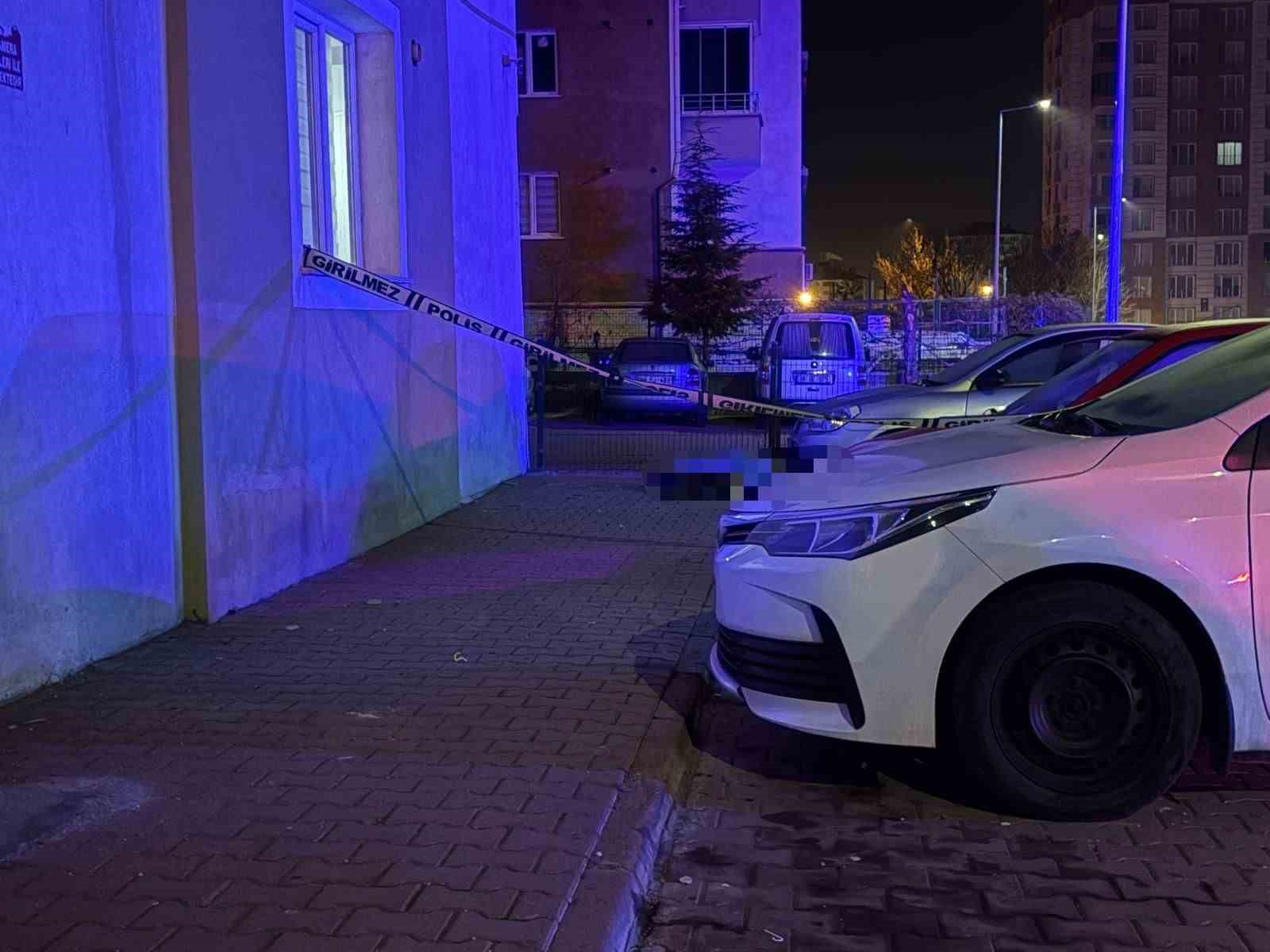 İkinci kattan düşen yaşlı kadın hayatını kaybetti
