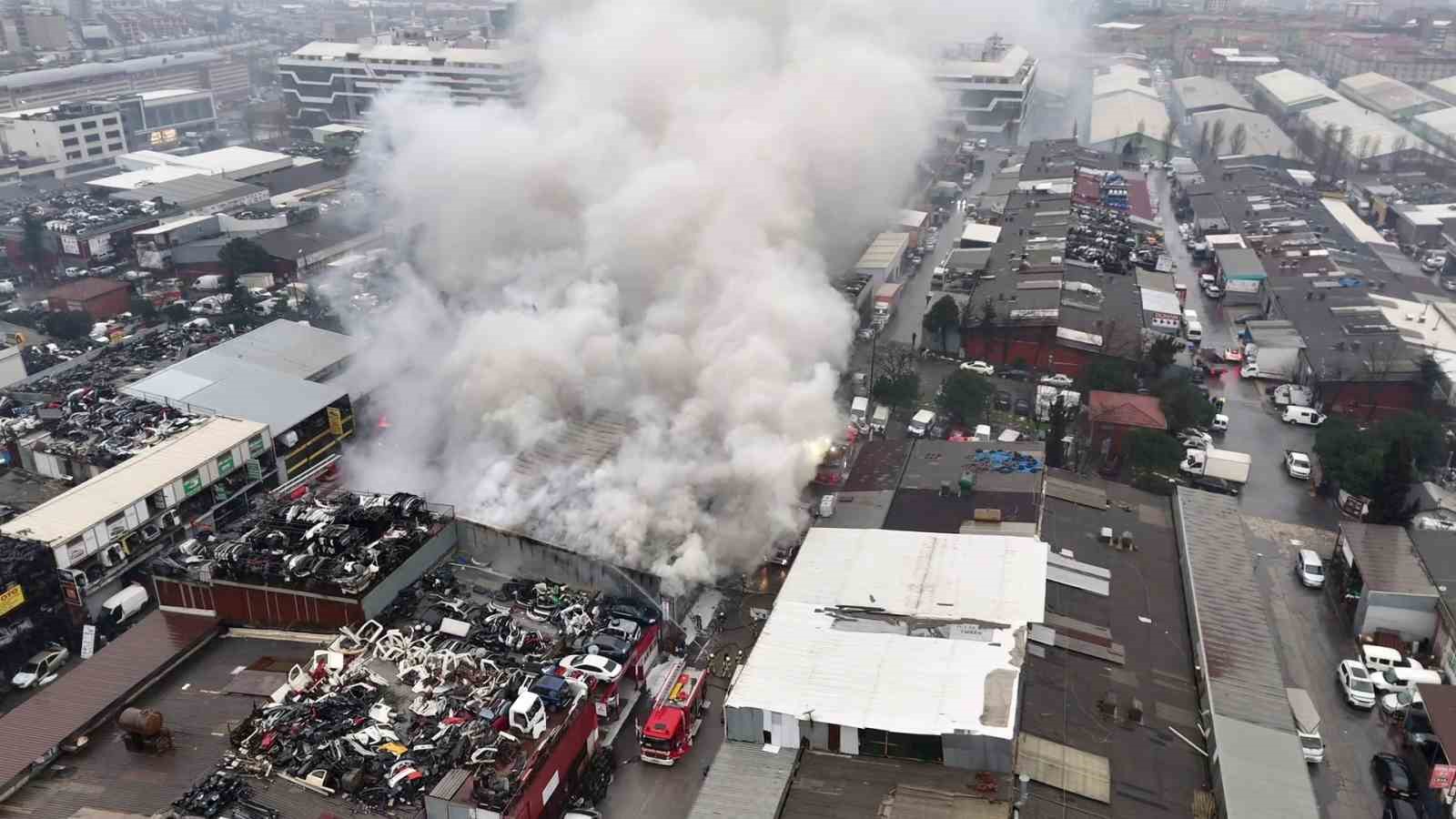 İkitelli Atatürk Sanayi Sitesi’nde yangın
