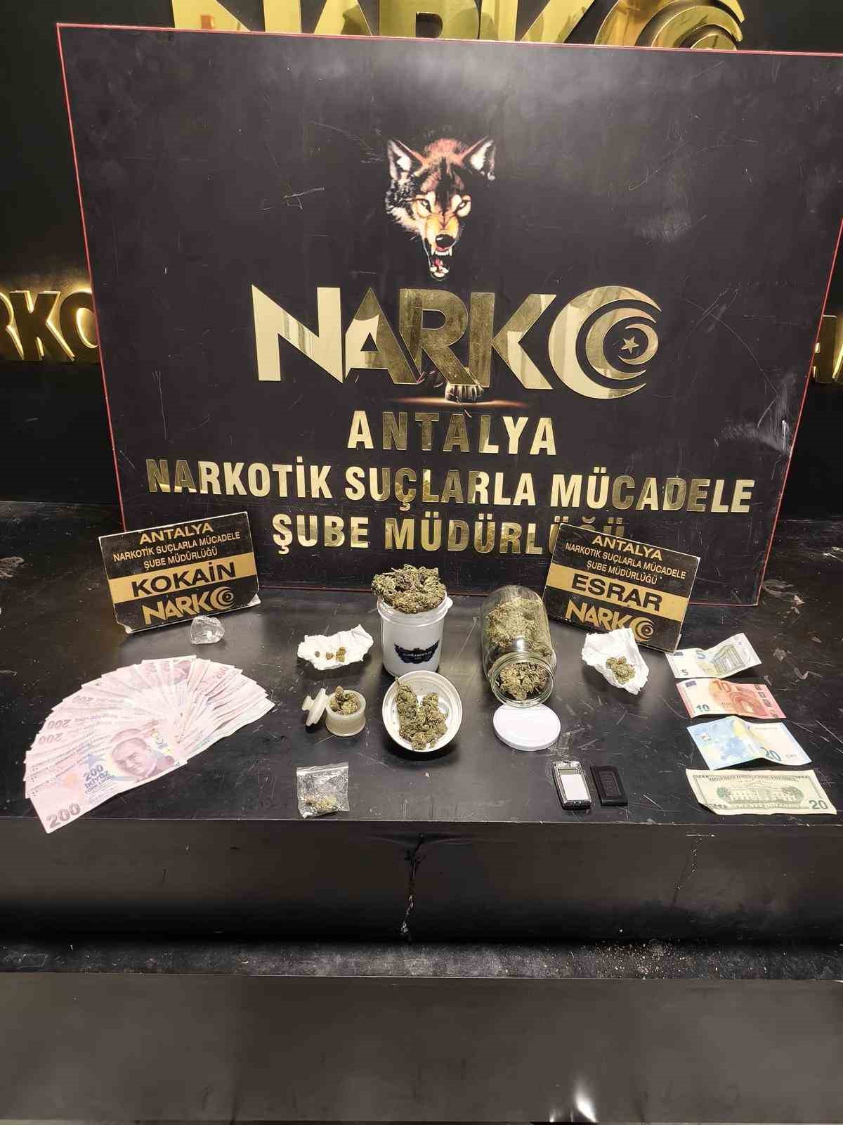 İl emniyet müdürünün yönettiği operasyonda çok miktarda uyuşturucu madde ele geçirildi
