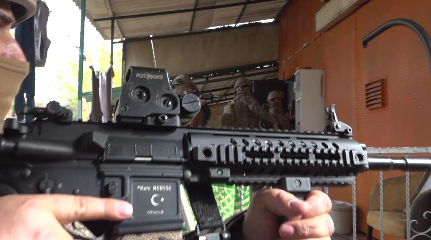 İl emniyet müdürünün yönettiği operasyonda çok miktarda uyuşturucu madde ele geçirildi
