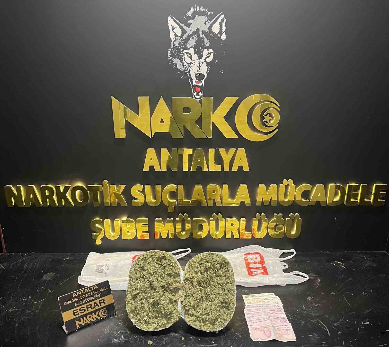İl emniyet müdürünün yönettiği operasyonda çok miktarda uyuşturucu madde ele geçirildi
