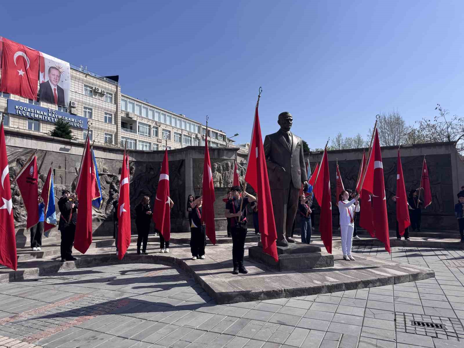 İl Milli Eğitim Müdürü Esen: "Dün olduğu gibi bugün de güvenli limanlarımız okullarımızdır"
