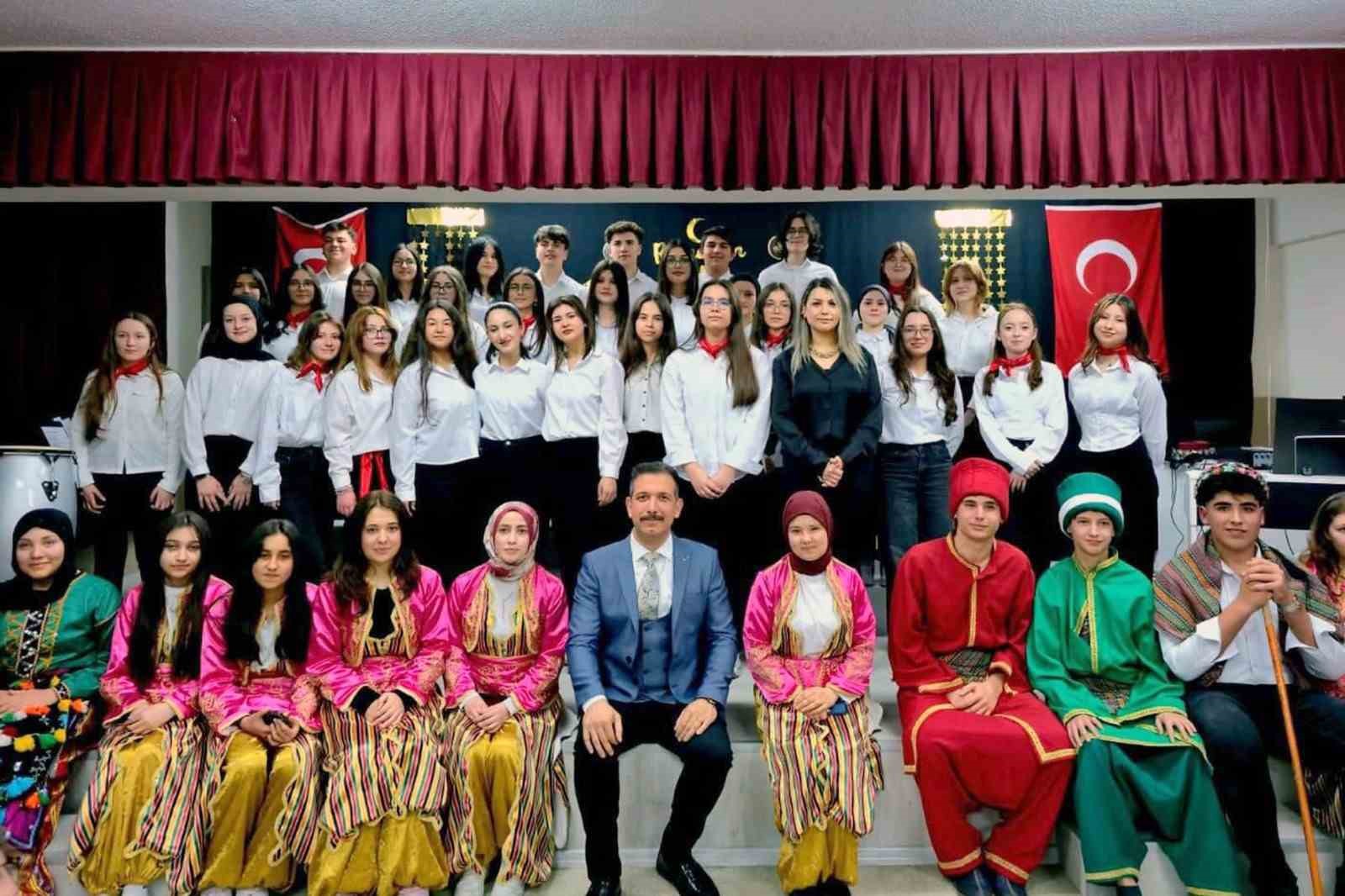 İl Müdürü Uğurelli öğrencilerle iftar sofrasında buluştu
