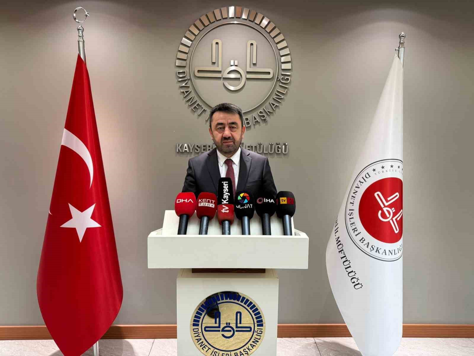 İl Müftüsü Ayvaz: "Kadir Gecesine kavuşmanın sevinci içerisindeyiz"
