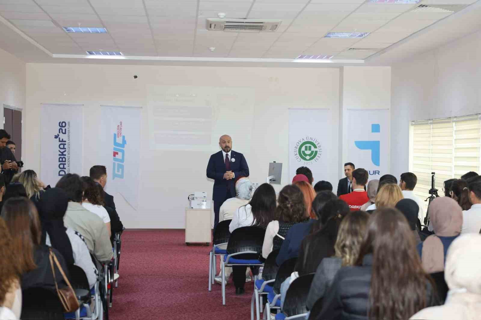 İl Sağlık Müdürü Nacar, gençlere tecrübelerini anlattı
