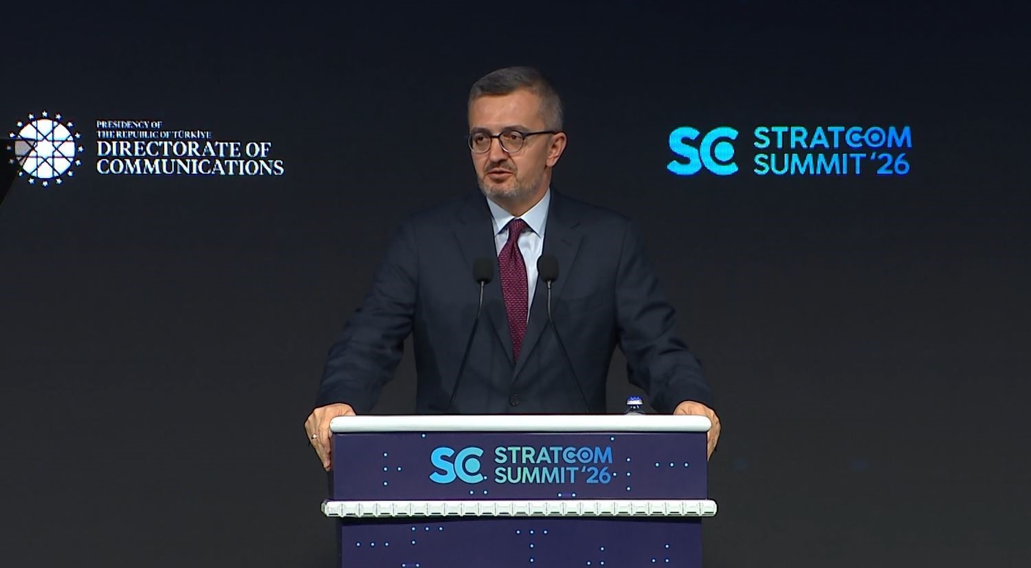 İletişim Başkanı Duran: "Geliştirdiğimiz kapasiteleri savunma sanayii dahil birçok ülkeyle paylaşmakta hiçbir mahzur görmüyoruz"
İletişim Başkanı Duran: "Geliştirdiğimiz kapasiteleri savunma sanayii dahil birçok ülkeyle paylaşmakta hiçbir mahzur görmüyoruz"