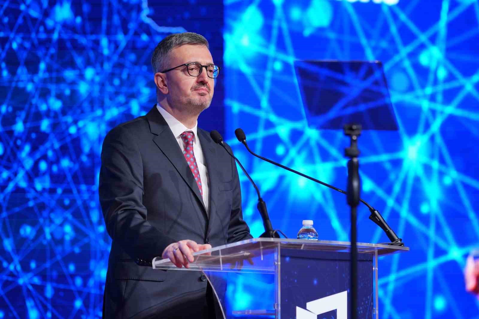 İletişim Başkanı Duran’dan yapay zekada insani değerler vurgusu
İletişim Başkanı Duran’dan yapay zekada insani değerler vurgusu