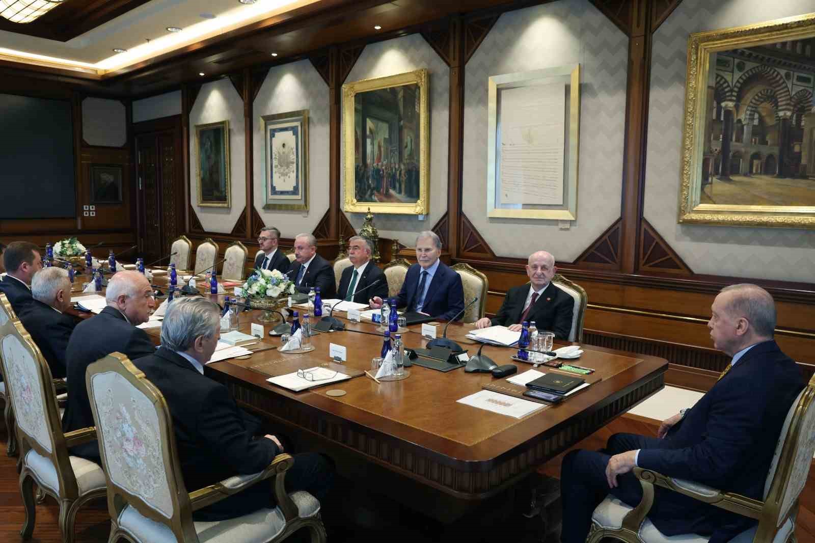 İletişim Başkanı Duran’dan YİK Toplantısı’na ilişkin açıklama
İletişim Başkanı Duran’dan YİK Toplantısı’na ilişkin açıklama