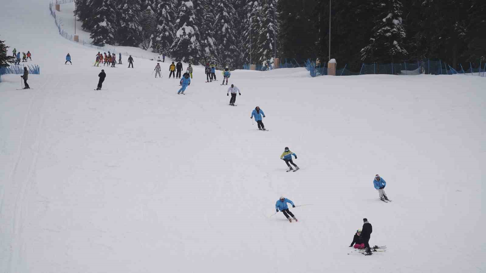 Ilgaz Dağı’na kayakseverler akın etti
