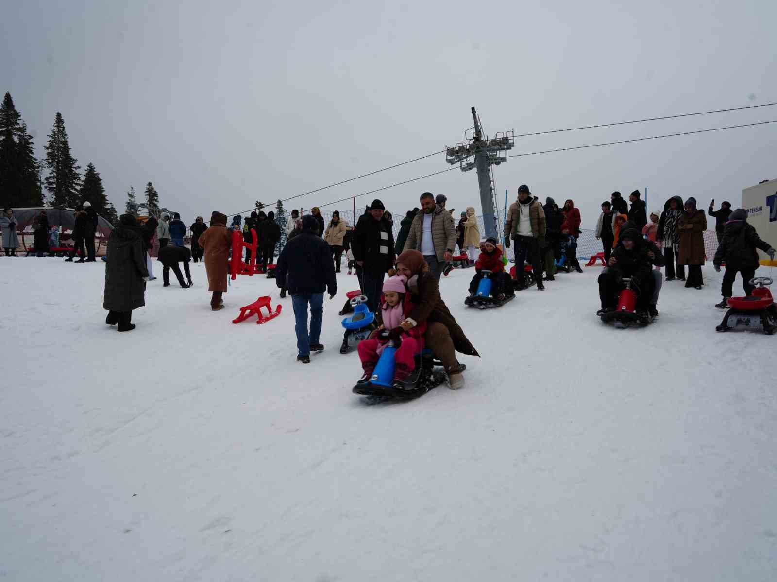Ilgaz Dağı’na kayakseverler akın etti
