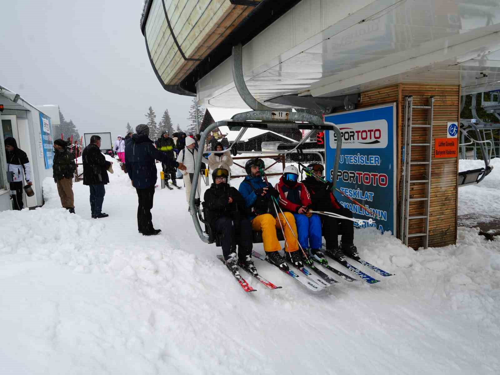 Ilgaz Dağı’na kayakseverler akın etti
