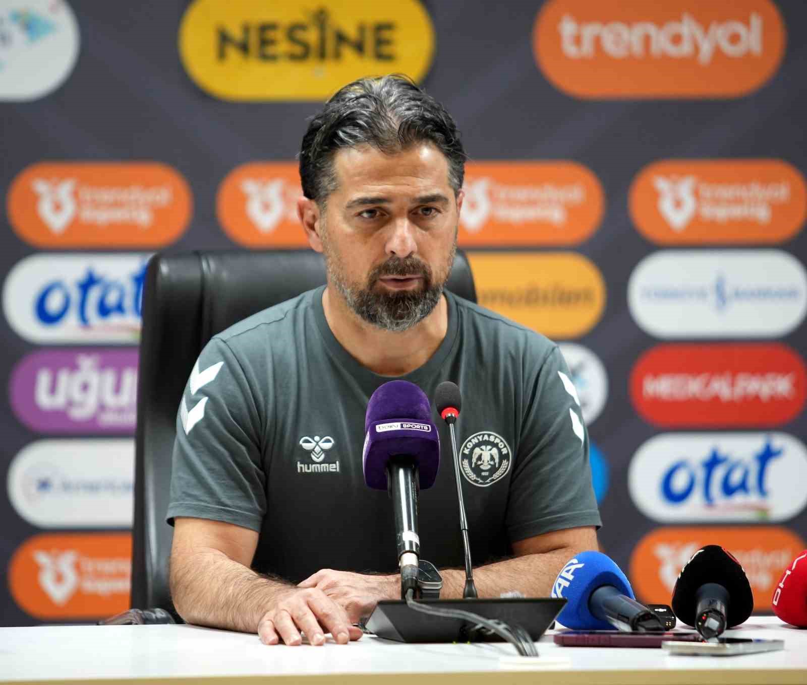 İlhan Palut: "Aldığımız 1 puan bizim için kazanç, Samsunspor daha iyi oynadı"
