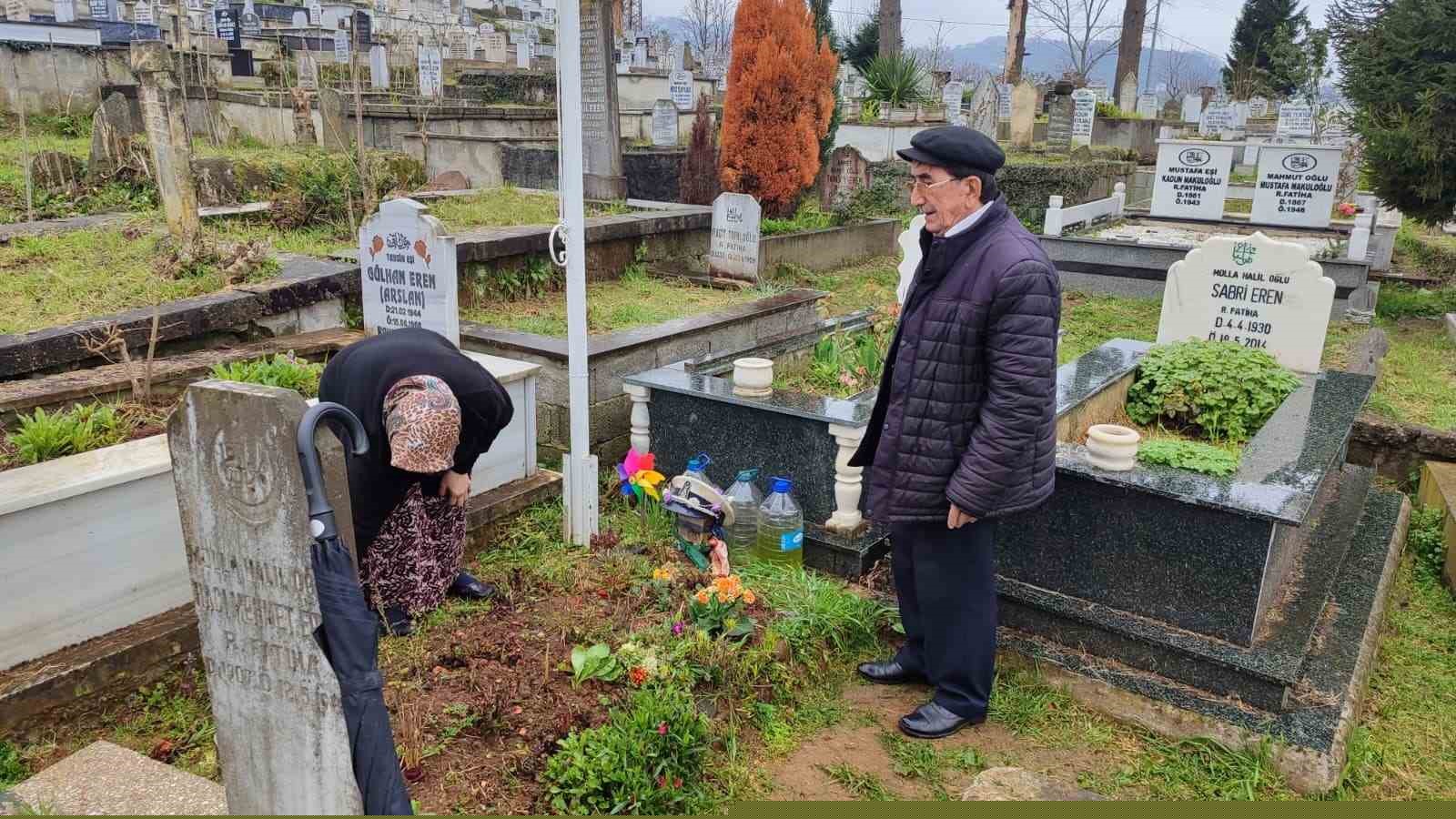 İlk bayramda hüzün: Sinem Topaloğlu’nun ailesi mezarı başında müebbet hapis cezası talep etti
