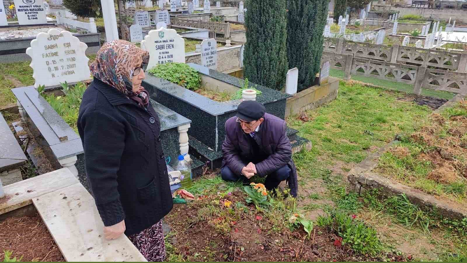 İlk bayramda hüzün: Sinem Topaloğlu’nun ailesi mezarı başında müebbet hapis cezası talep etti
