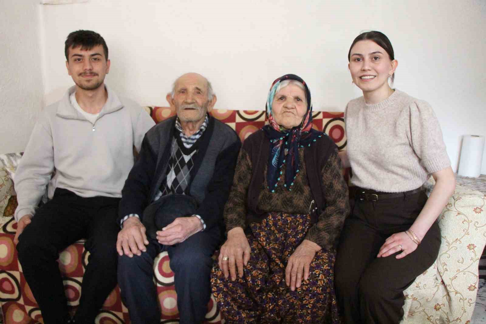 İlk günkü sevgiyle 67 yıldır aynı yastığa baş koyuyorlar
