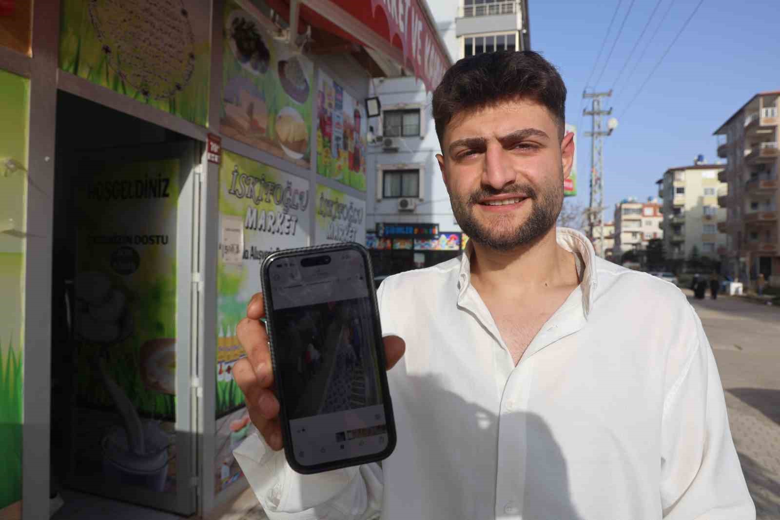 İlk kez motosiklet kullanmak istemişti: Gaz elciği basılı kalınca kaldırımda oturanlar neye uğradığını şaşırdı
