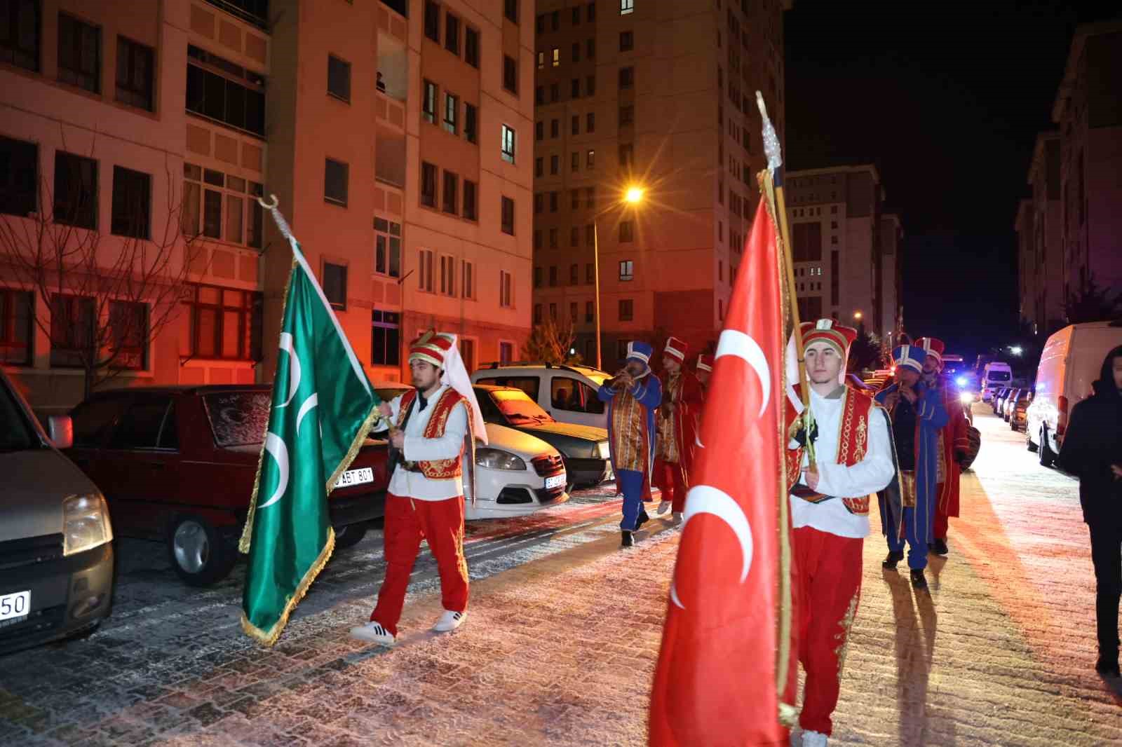 İlk sahura mehteranla kalktılar
