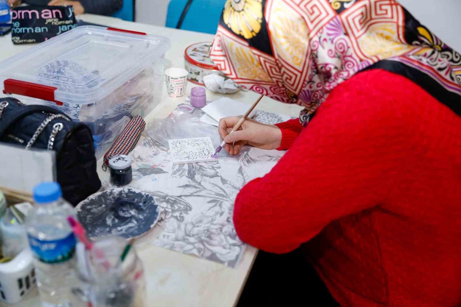 İlkadım’da atık malzemeler el emeğine dönüşüyor
